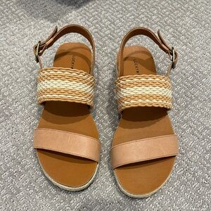 Lucky Brand Women's Sandals in Tan and Cream